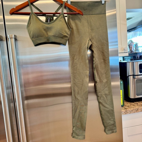 NWOT The Upside SET Seamless Ballet Bra and Ribbed Leggings in Khaki Green Olive - Picture 12 of 16